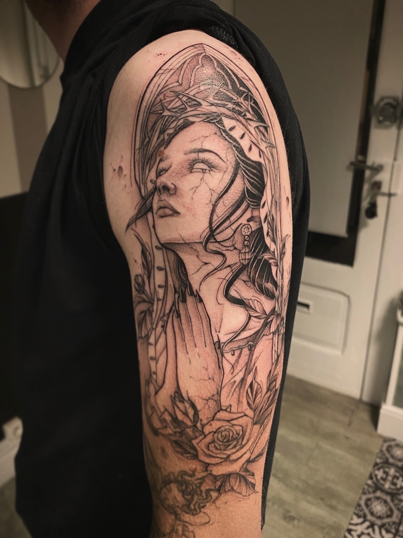 tattoo portait femme sainte