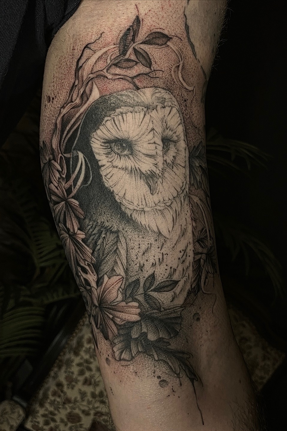 tattoo animal foret chouette noir et blanc
